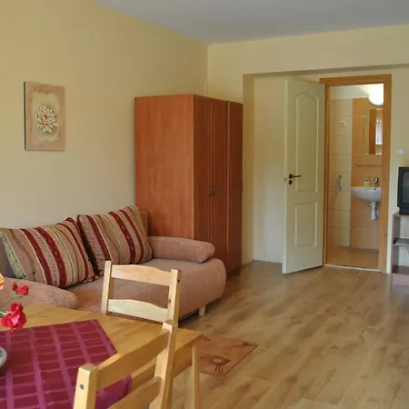 Apartment Mediterran Apartmanhaz Eger
