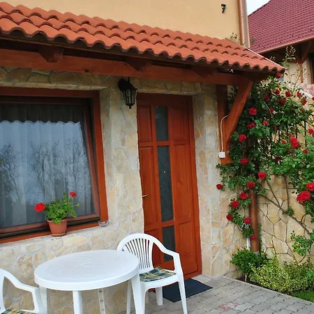 Apartment Mediterran Apartmanhaz Eger